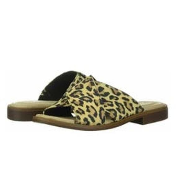 NEW Clarks Declan Flo Women's Slide Sandals Tan Nubuck Leopard Animal 7.5 7 1/2 - Picture 1 of 14